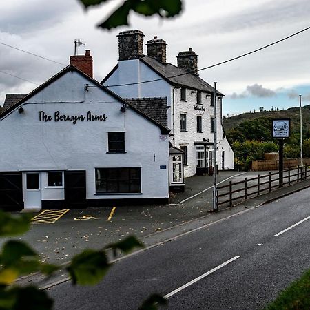 The Berwyn Arms Hotell Corwen Eksteriør bilde
